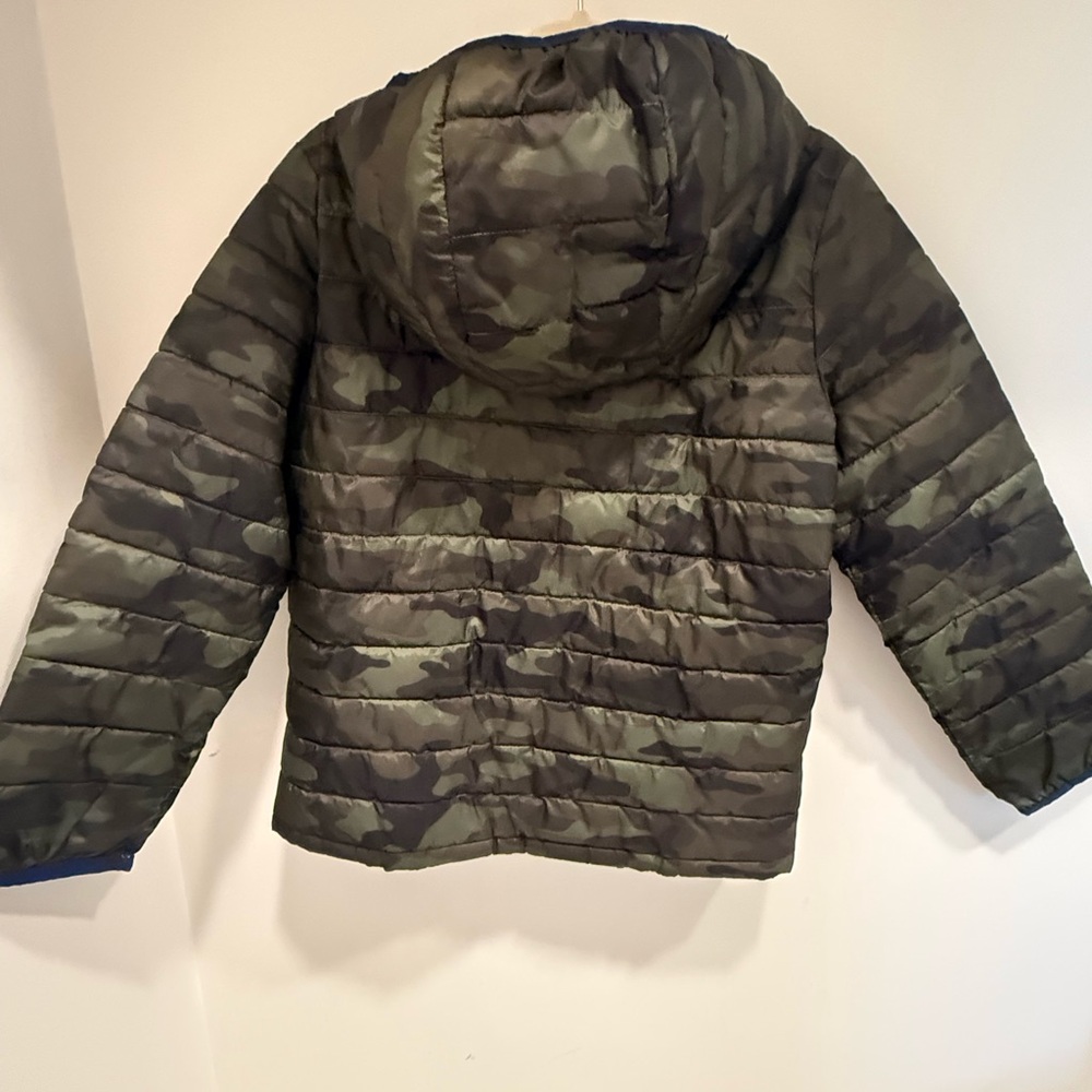 GAP Kids Green Camo Packable Light Weight Jacket - Picture 3 of 3